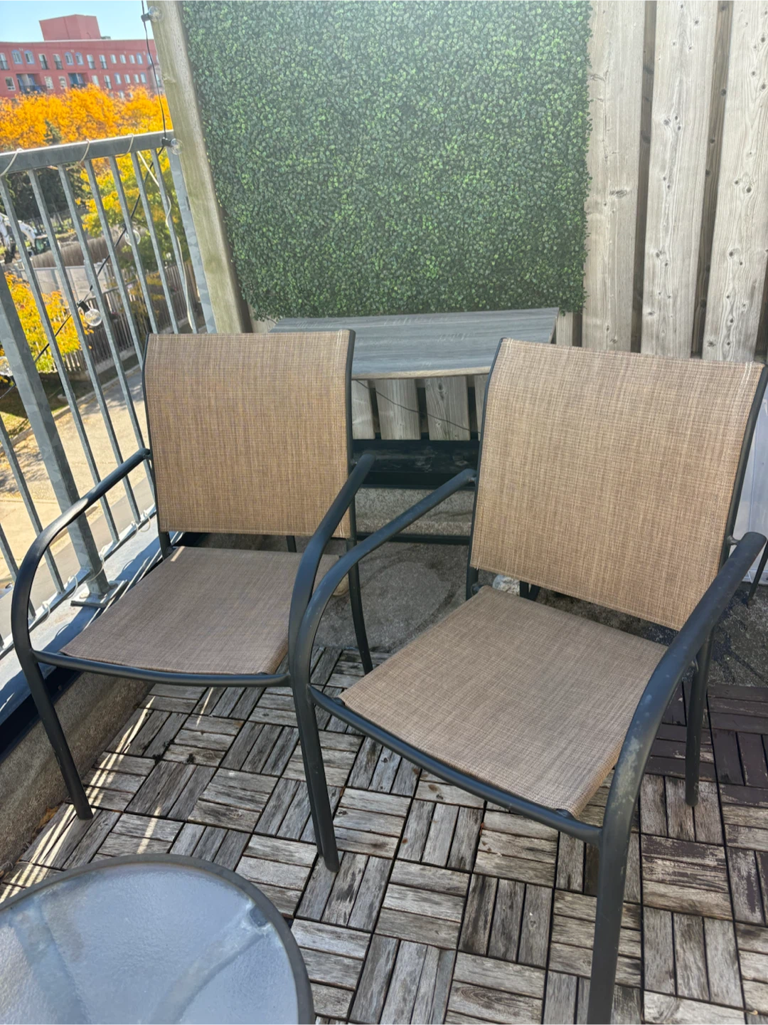 Brown patio chairs (set of 2)