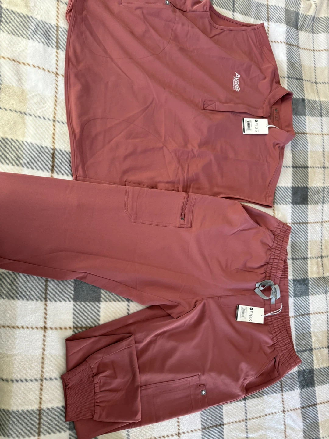 **New Scrubs - photo 3