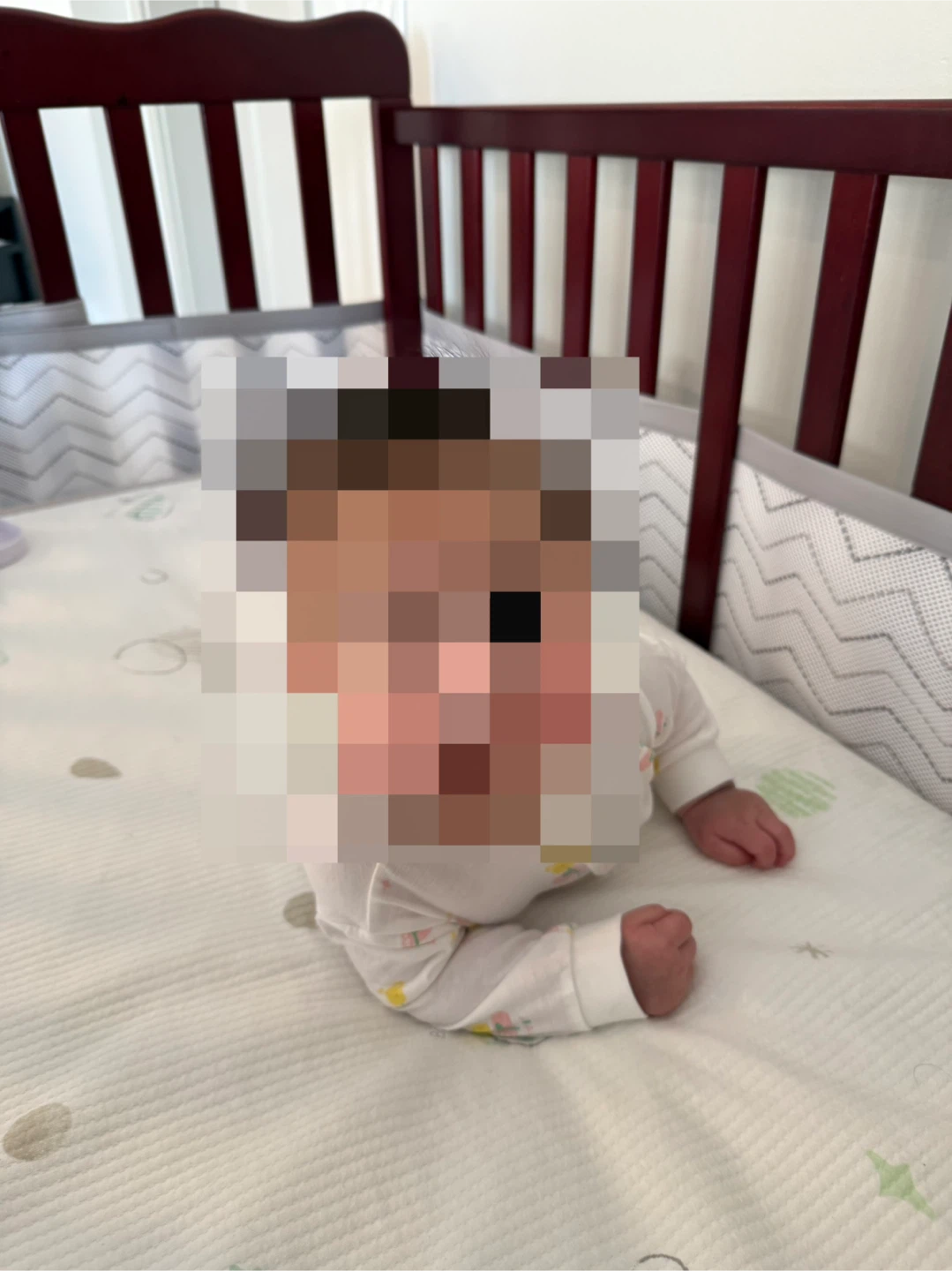 Dream On Me Carson 3-in-1 Convertible Baby Crib (Like New) - photo 3
