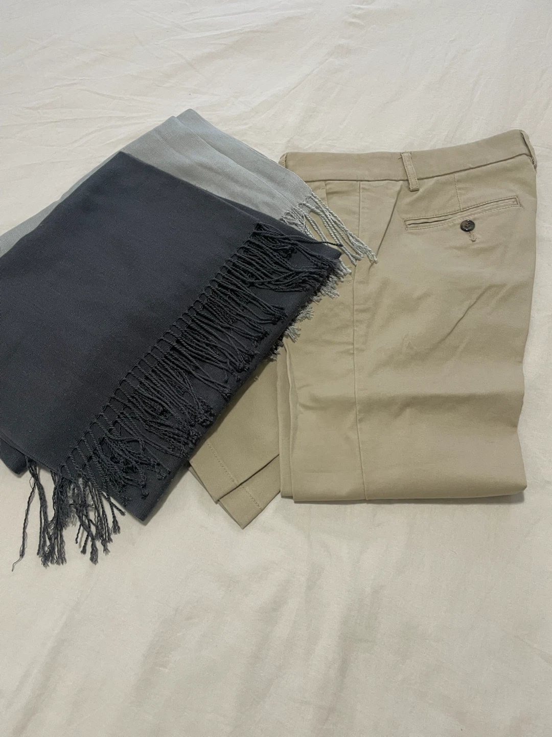 Uniqlo Beige Chino Pants - photo 4