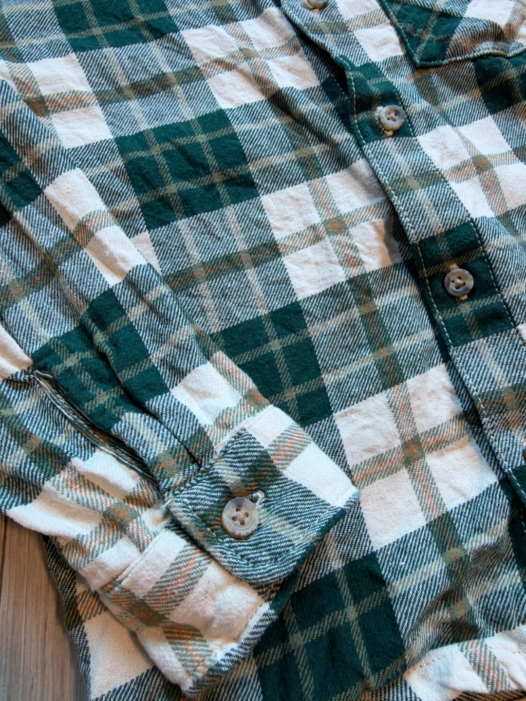 H&M Green Plaid Flannel Shirt - photo 2