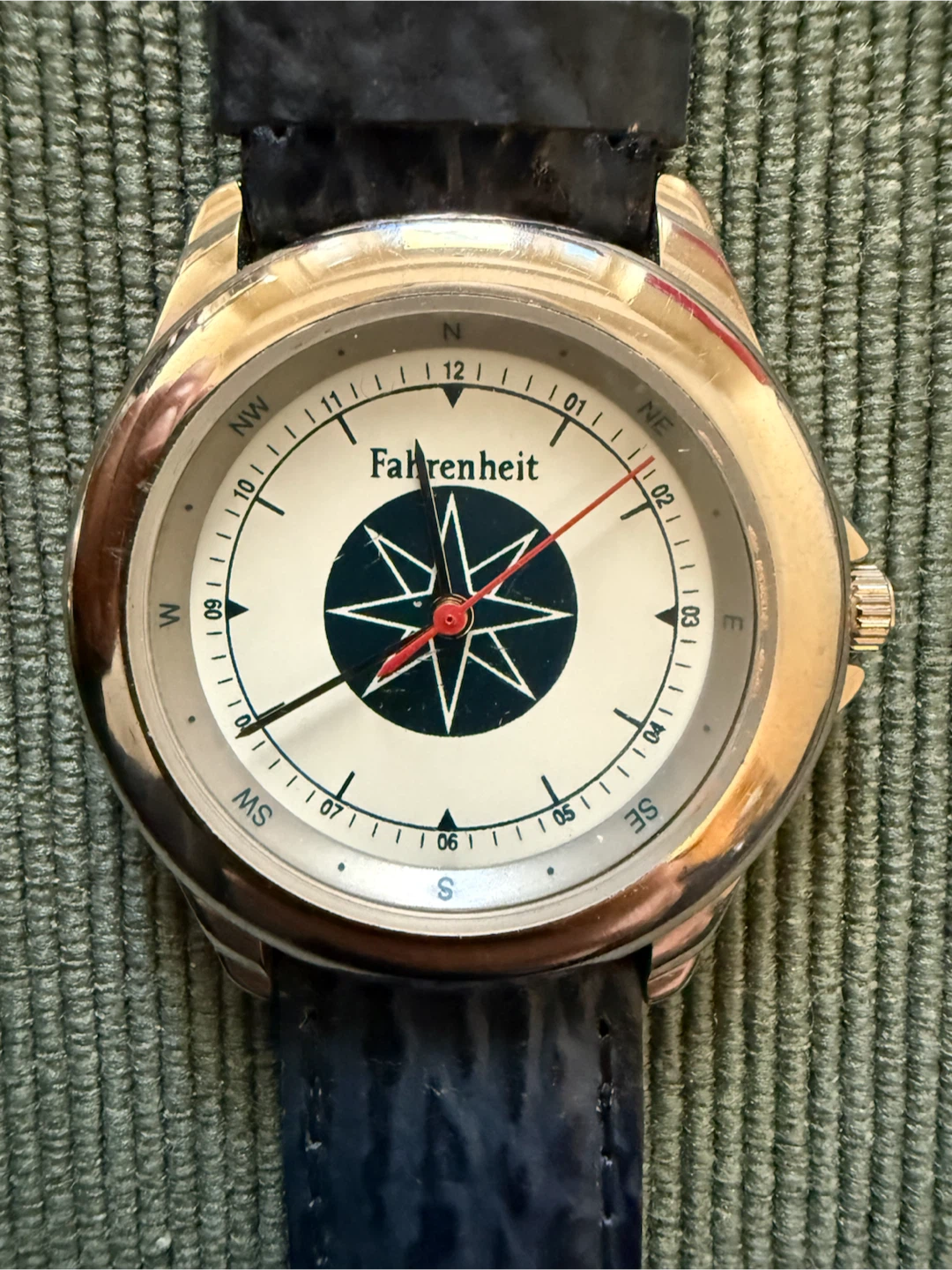 3 Vintage Fashion Watches - photo 3