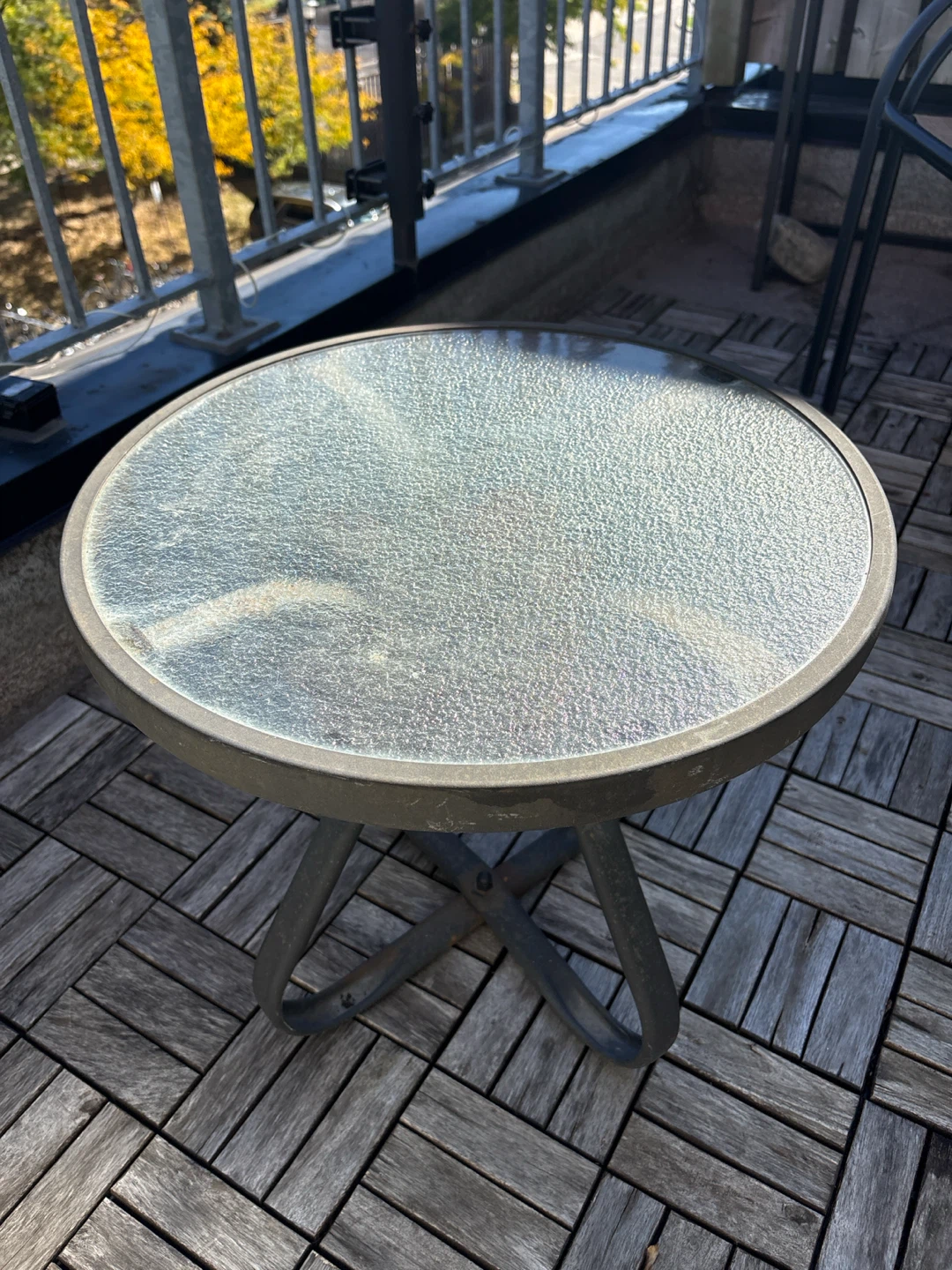 Round glass patio side table
