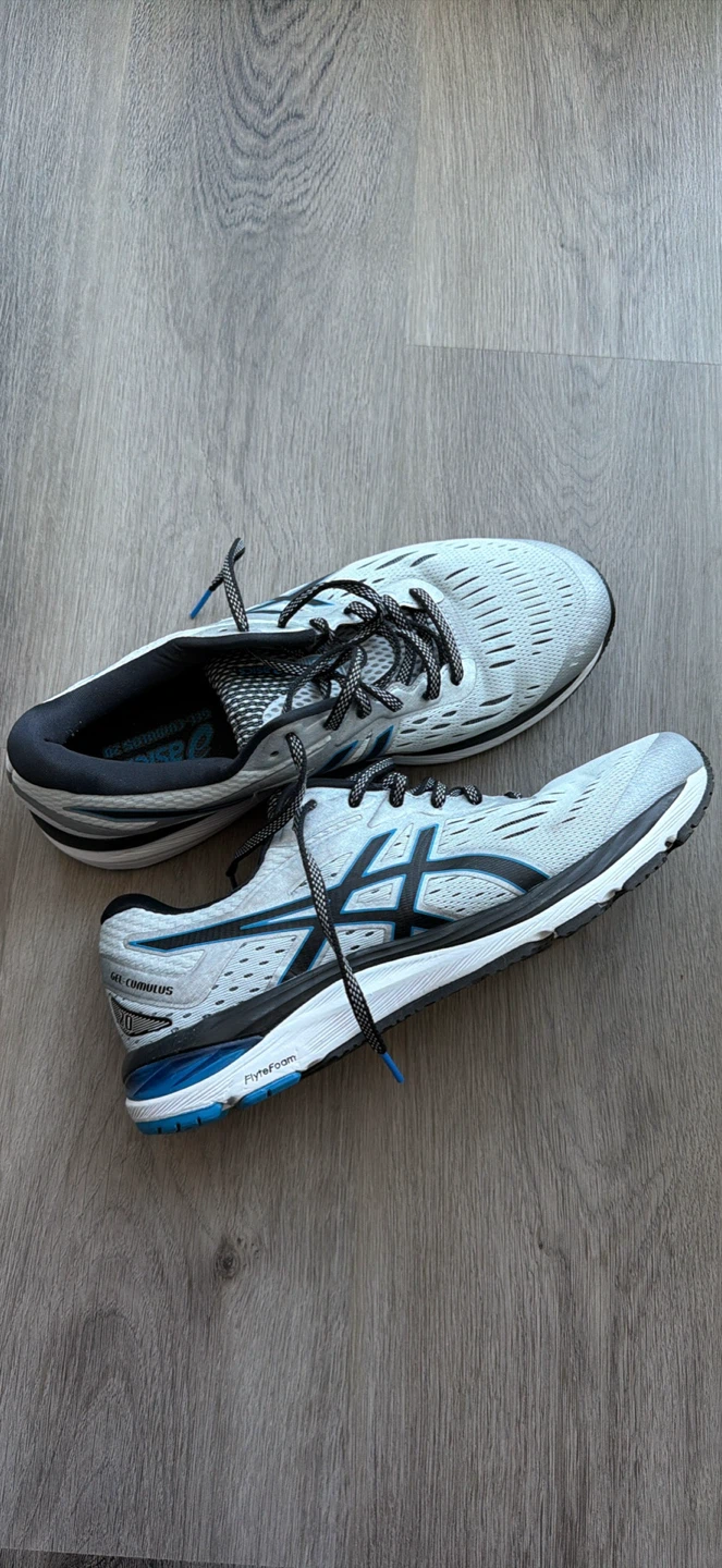 Asics Gel-Cumulus Running Shoes (Size 10 women’s)