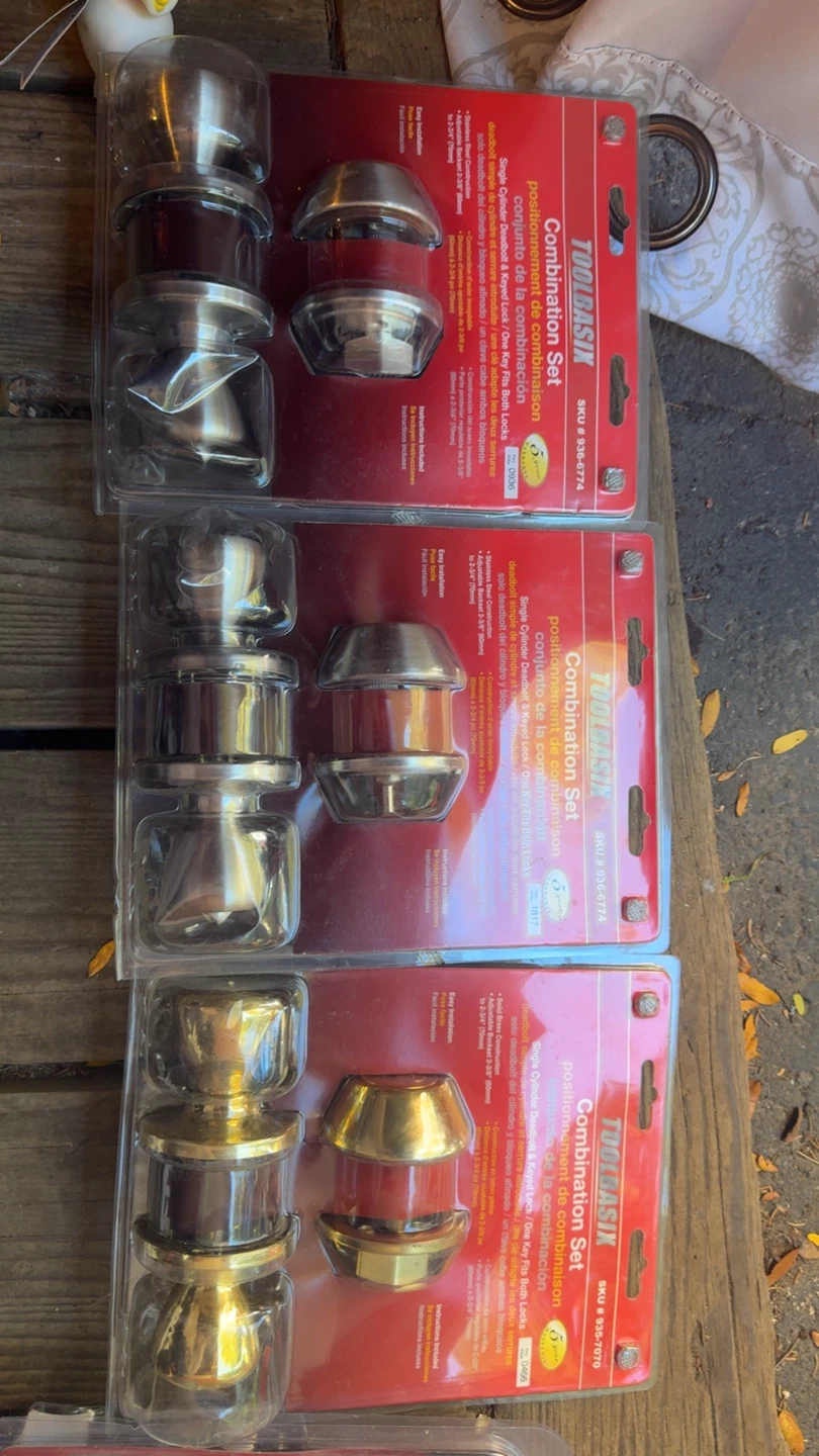 Assorted Door Handles and Locksets
