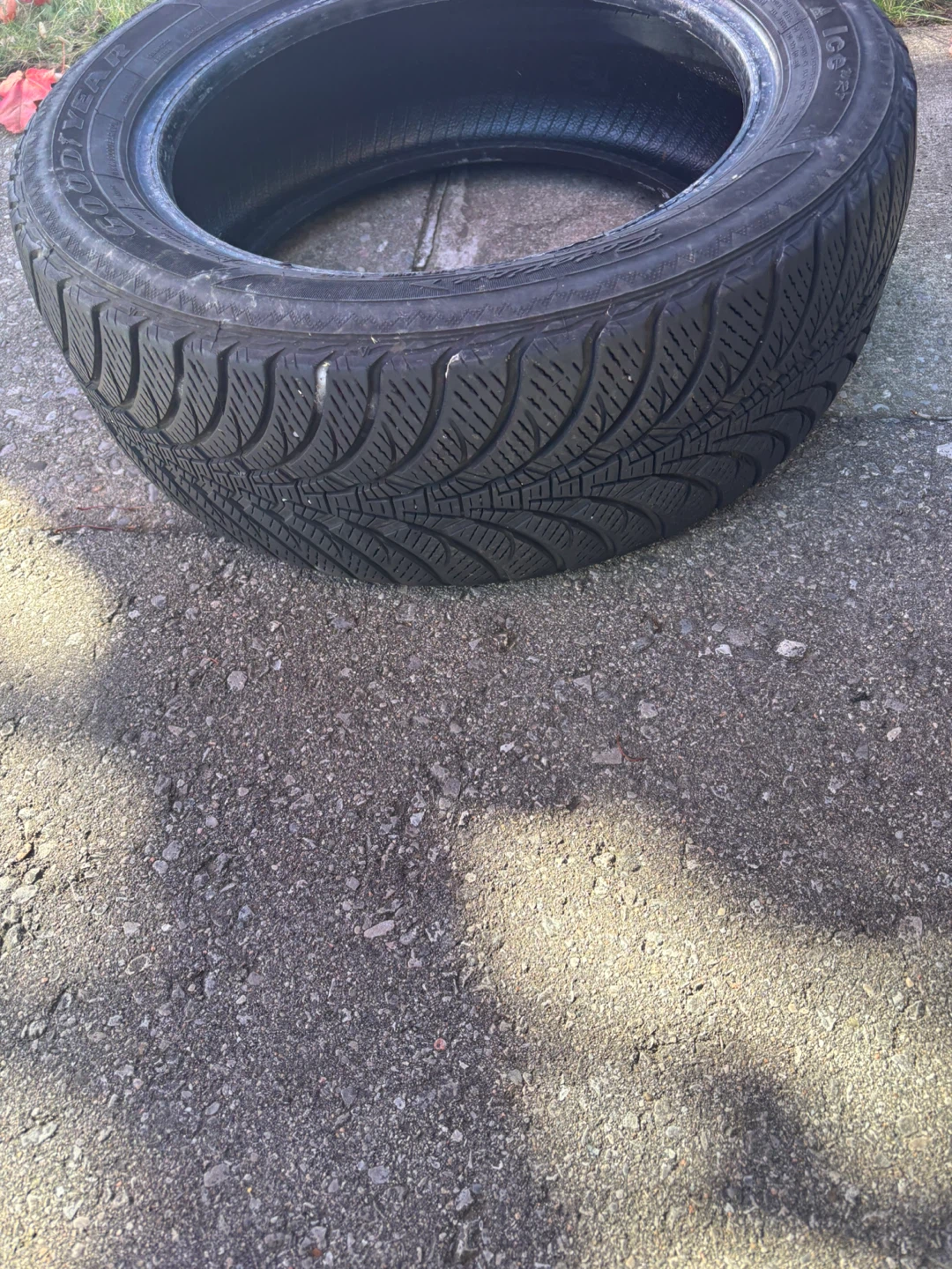 Goodyear Ultra Grip Winter Tire 205/55R16 - photo 3