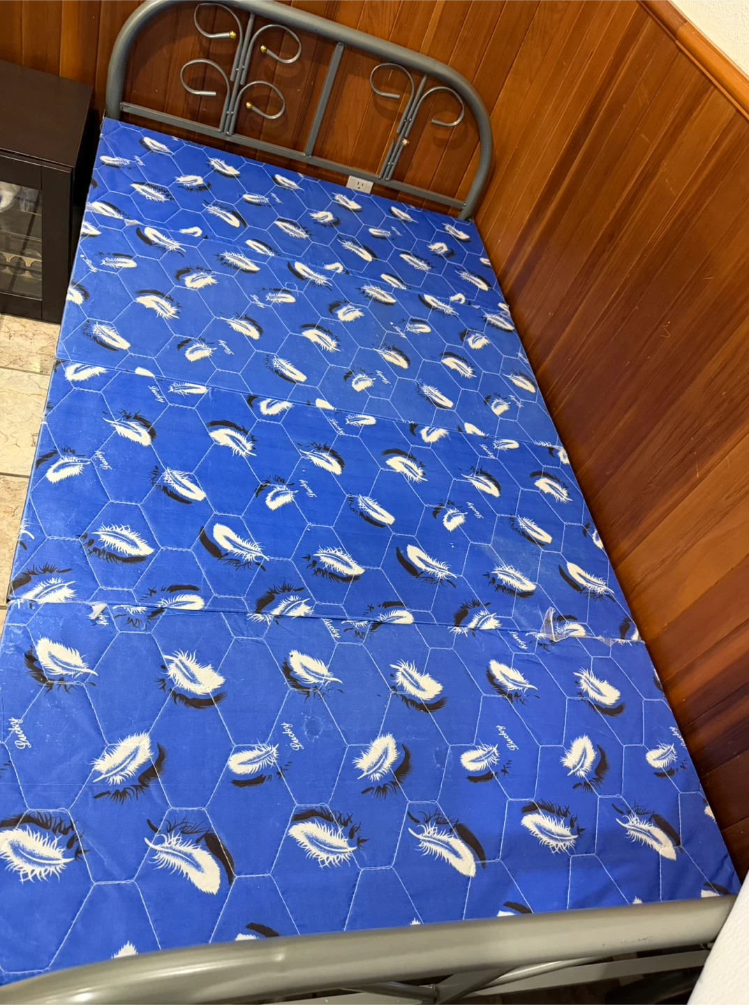 Folding Bed Frame with Bamboo Mattress - photo 2