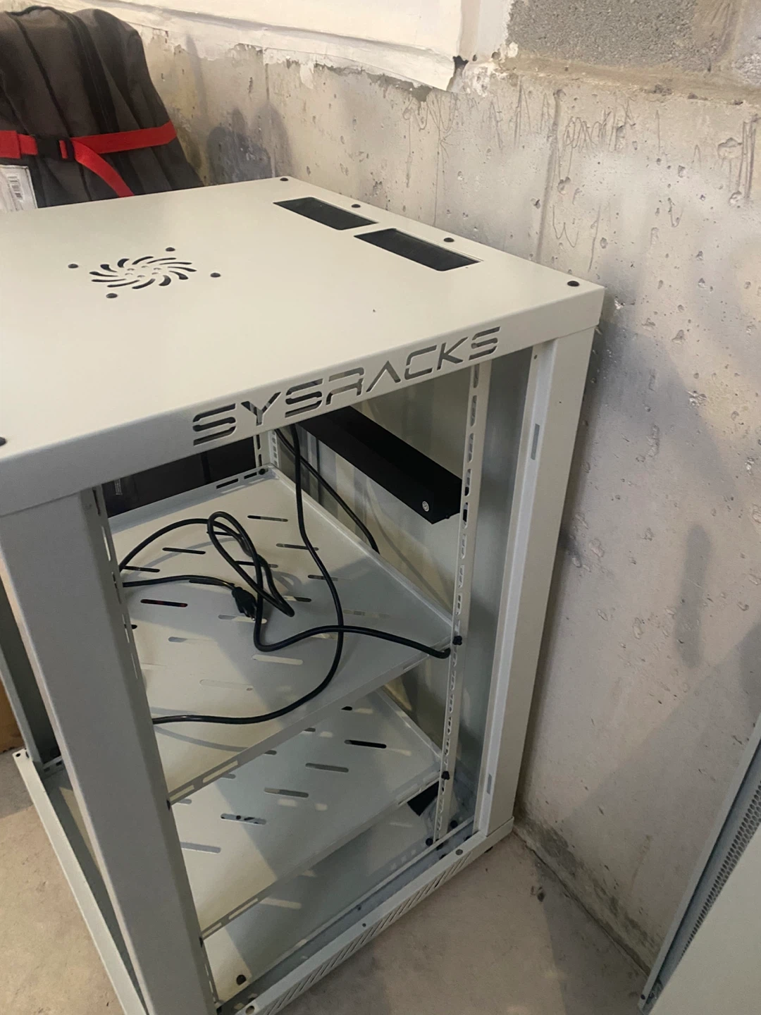 Sysracks 18U 24" Deep Rack - White - Glass Door, Fan, Power Bar