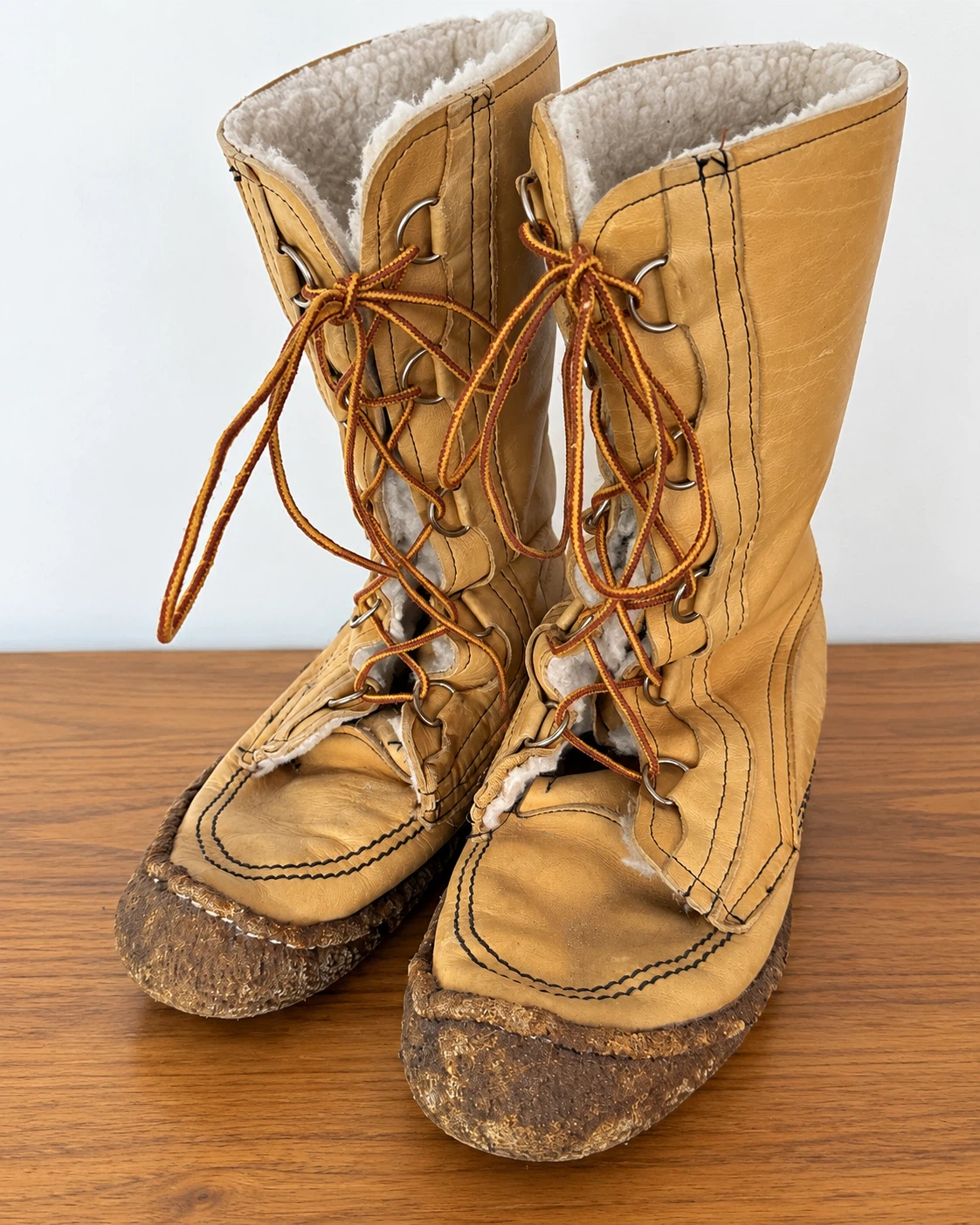 Vintage Sorel Leather Winter Boots – Shearling Lined – Men’s 10