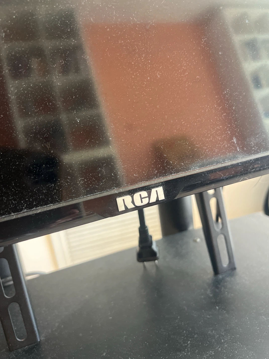RCA Television 40 inch with Mobile Floor Stand - photo 2