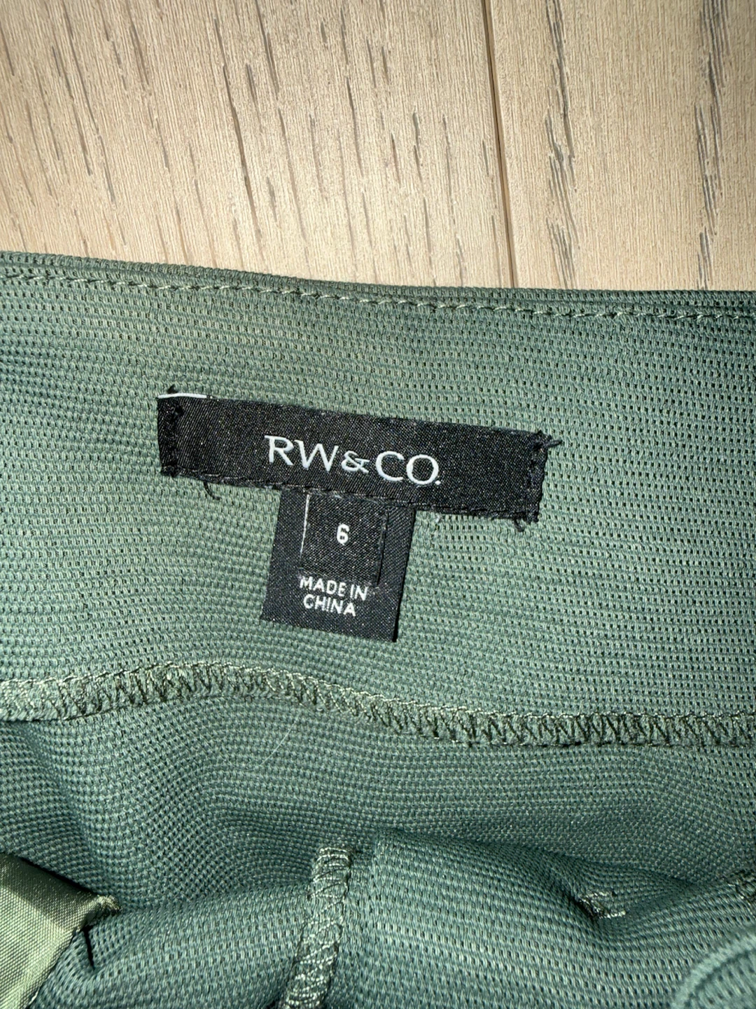 RW&CO. Green Button-Front Skirt Size 6 - photo 2