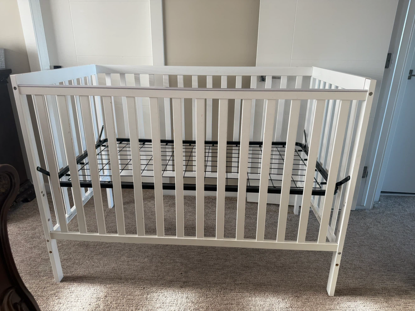 White Wooden Crib with Mattress - photo 3