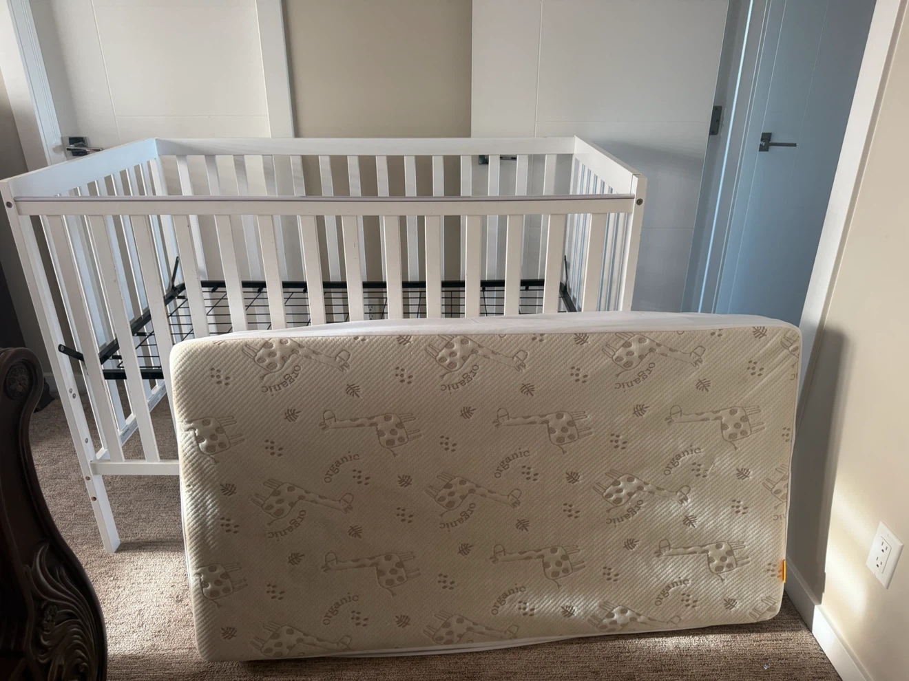 White Wooden Crib with Mattress - photo 4