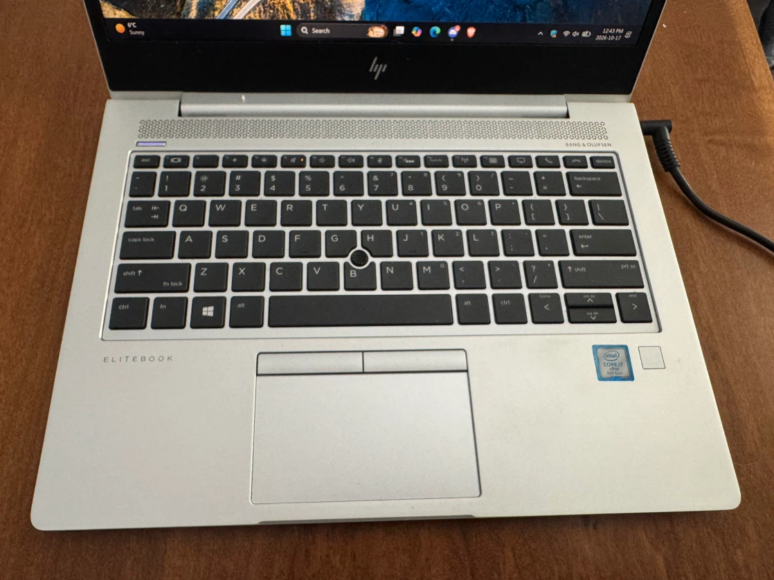 HP EliteBook 830 G6 i7 Laptop with transformer & case - photo 4