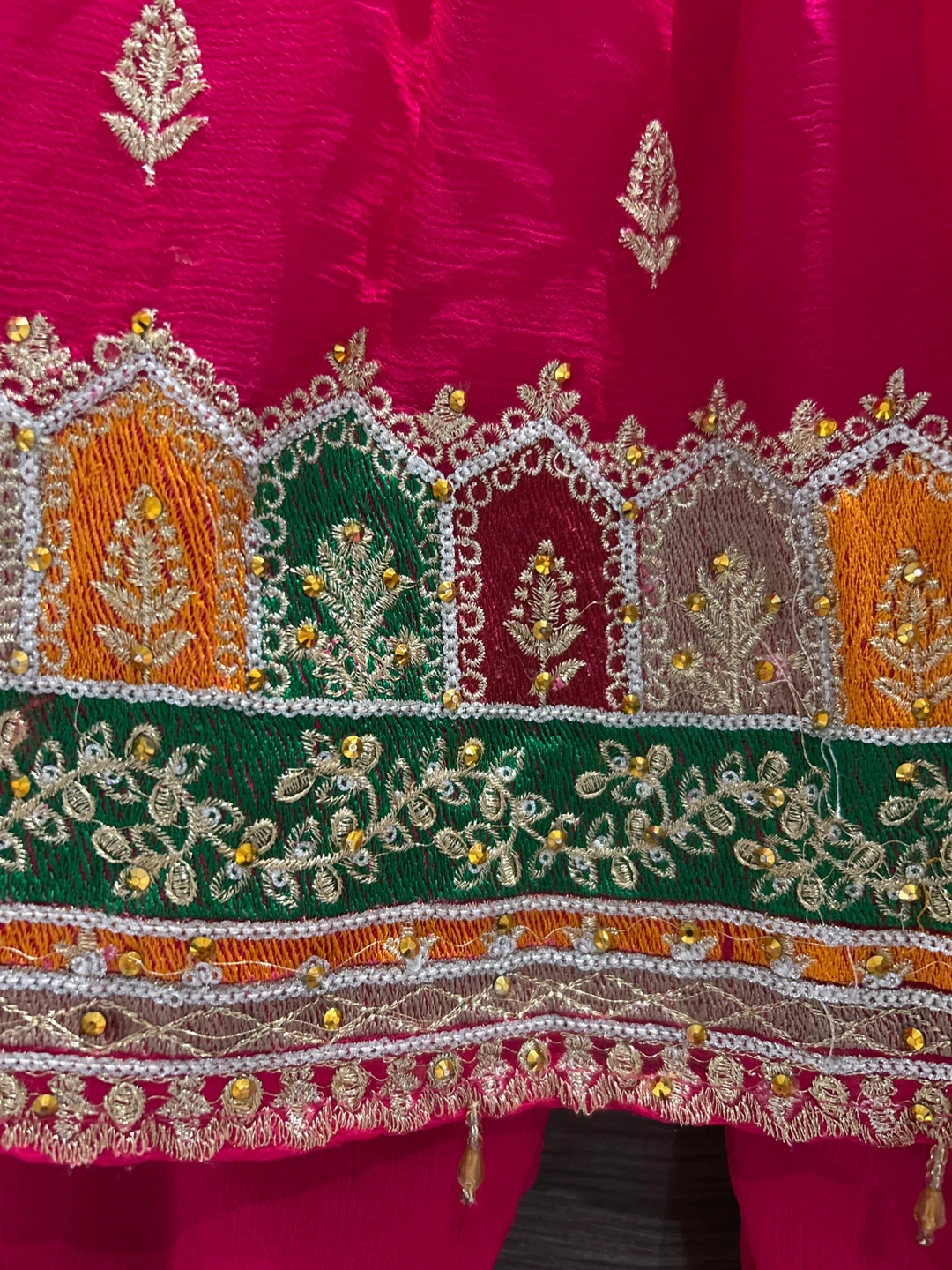 Pink Embroidered Pakistani Outfit- Size 22 - photo 3