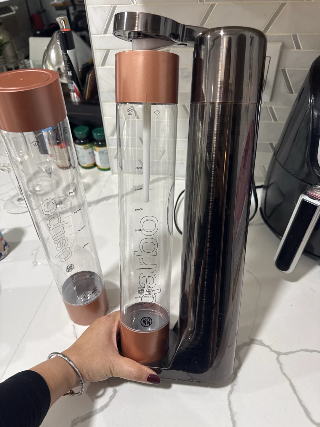 Qarbo Carbonator with Two Bottles - photo 4