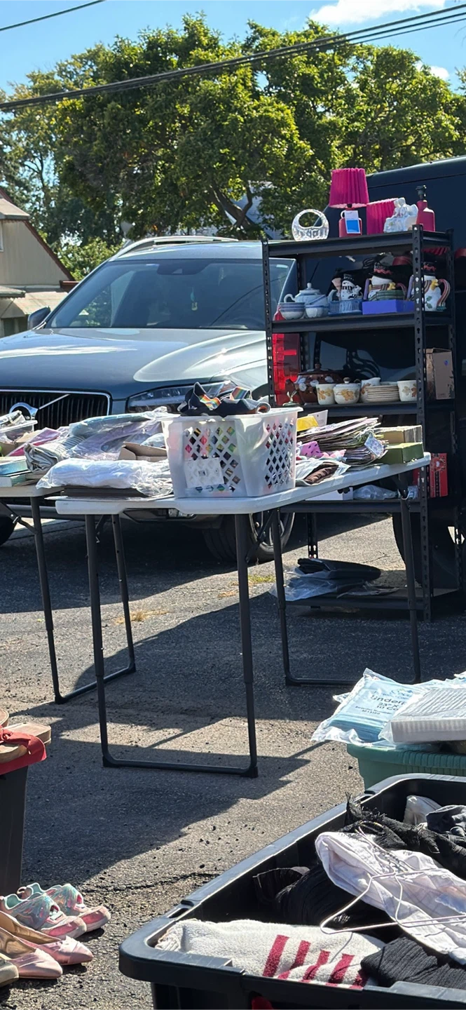 Yard sale 11241 W Grand Ave Melrose Park IL 60164 - photo 2