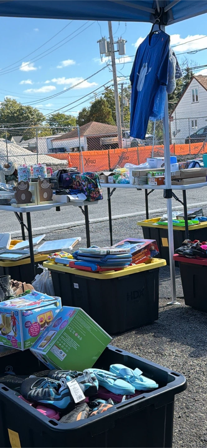 Yard sale 11241 W Grand Ave Melrose Park IL 60164 - photo 5