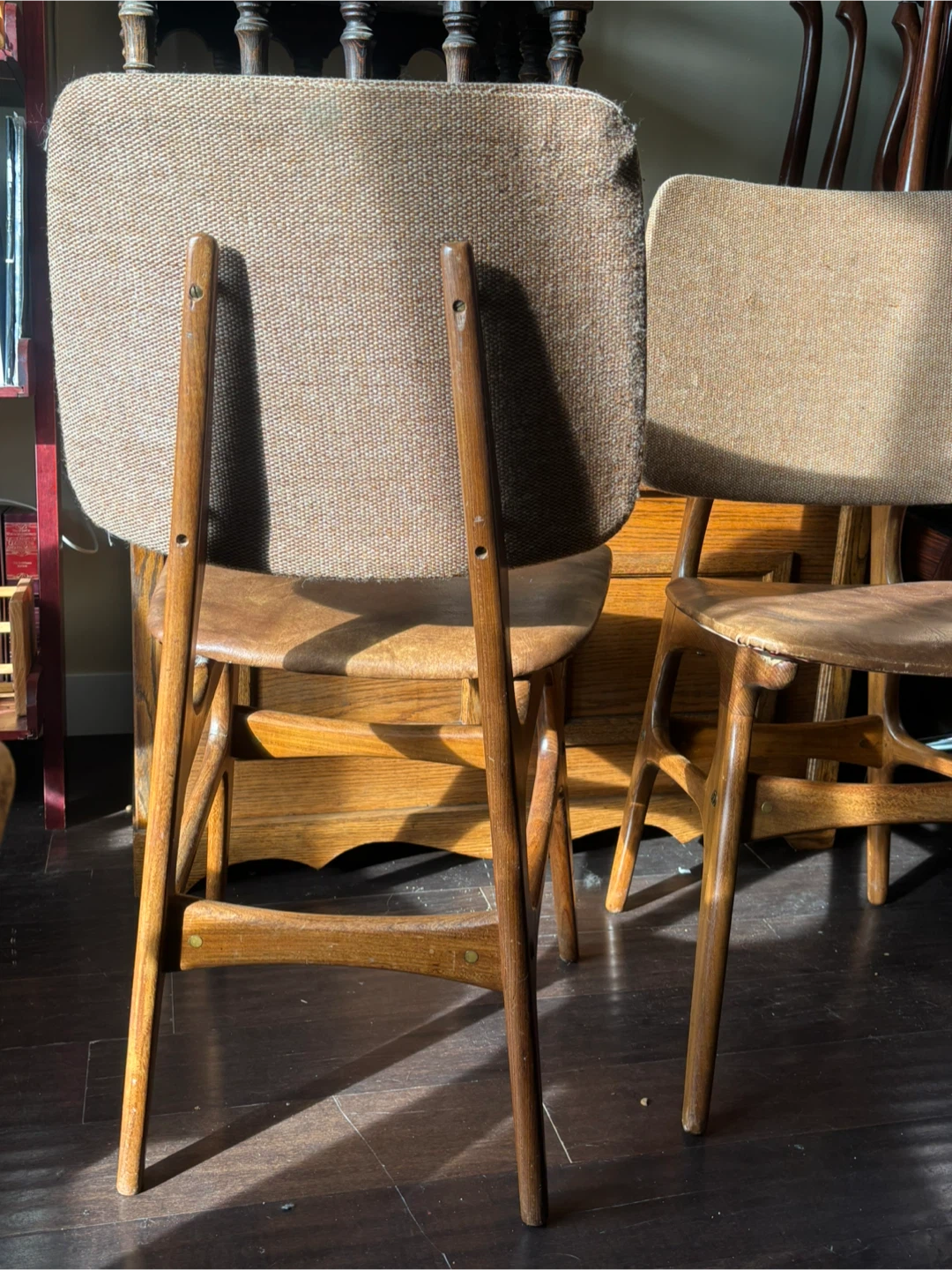 Pair of Mid-Century Modern teak Dining Chairs mcm - photo 3