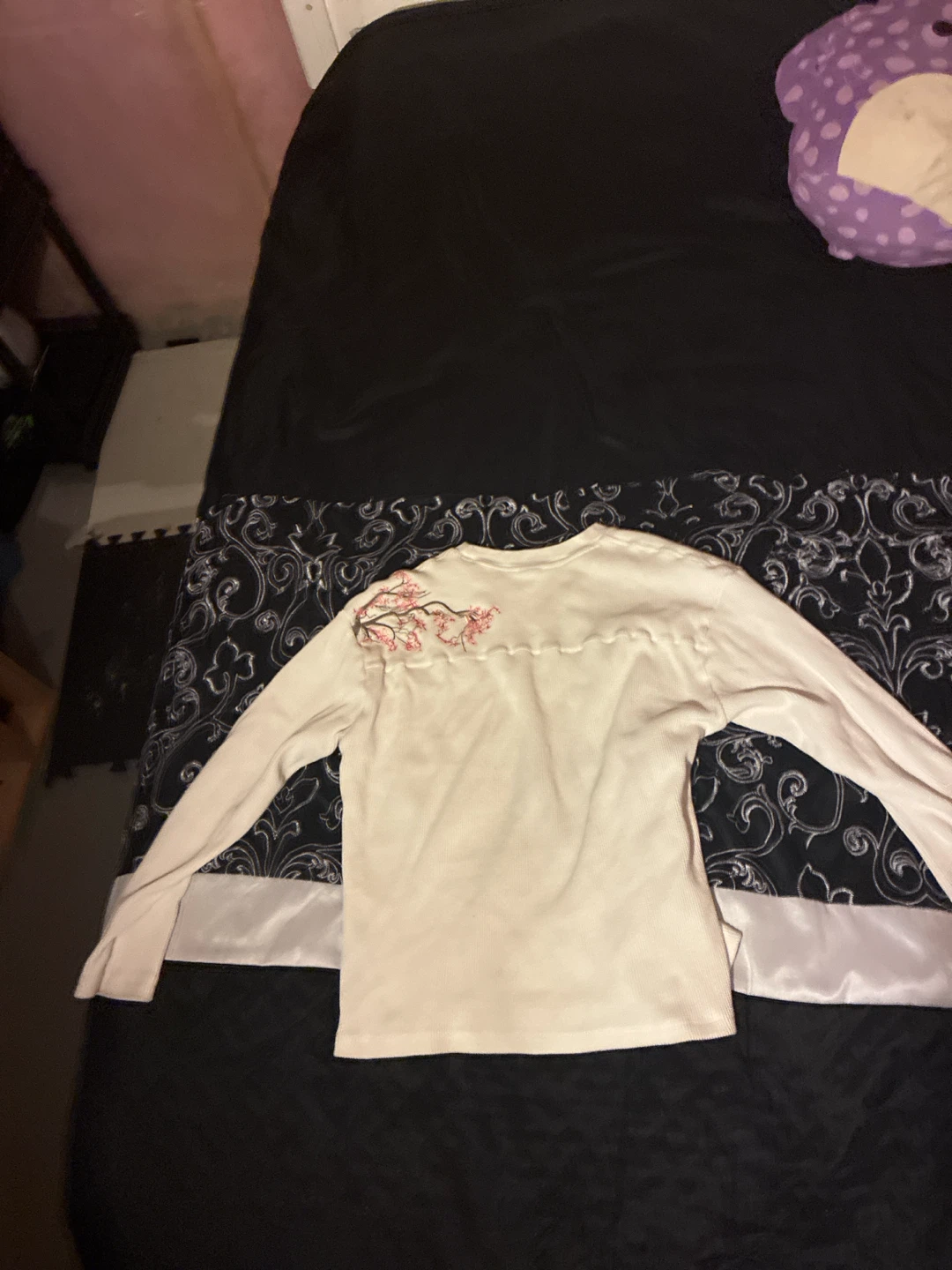 Selling a derschutze thermal sweater
