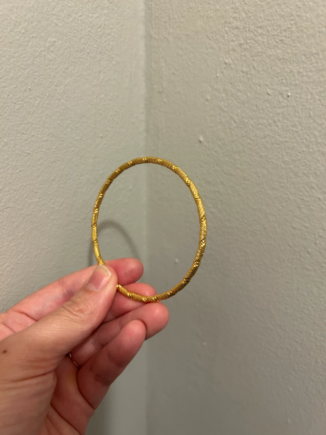 Gold-tone textured bangle bracelet - photo 3