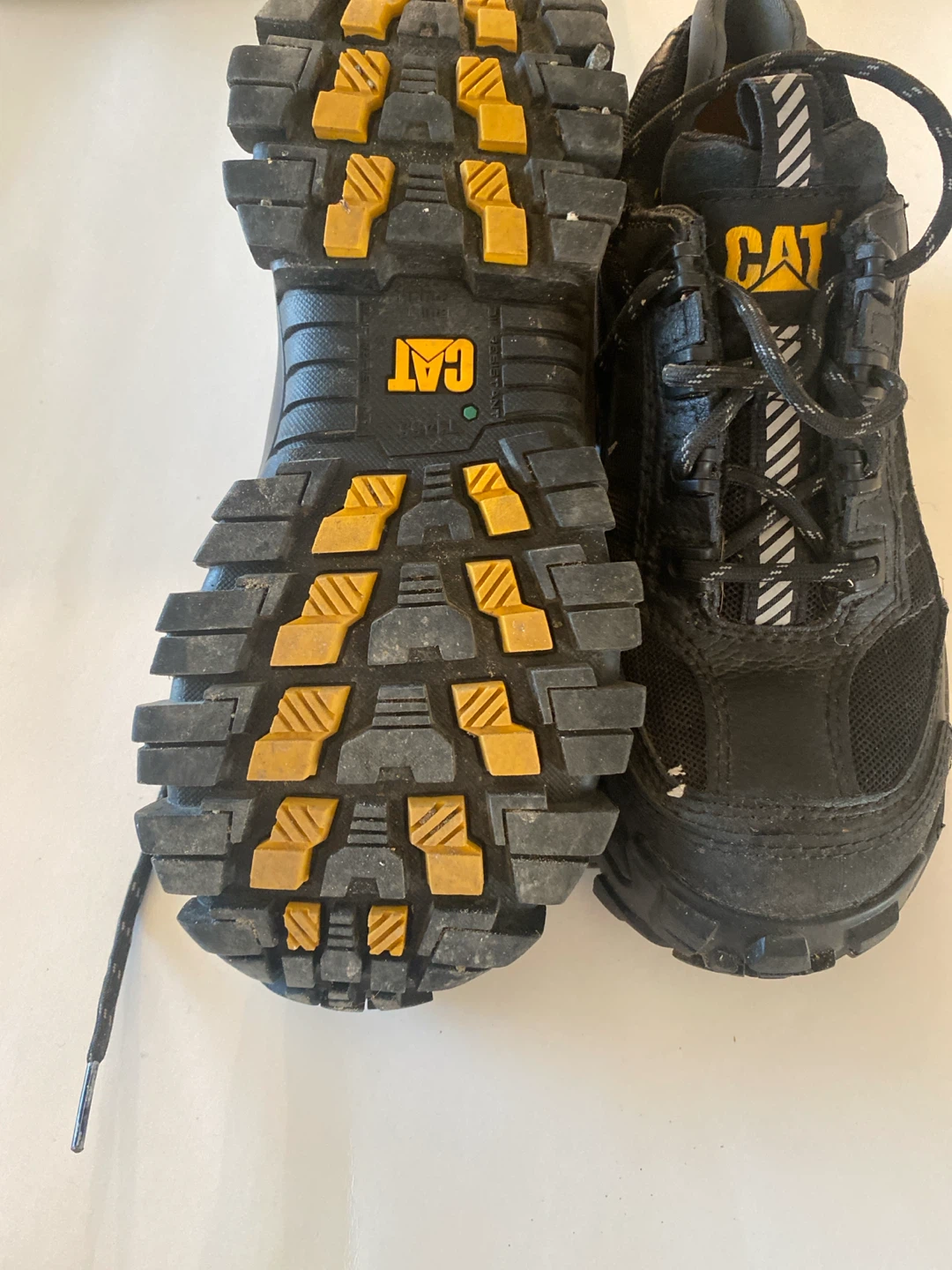 Caterpillar CAT Black steel toed Shoes - woman’s size 6US - photo 4