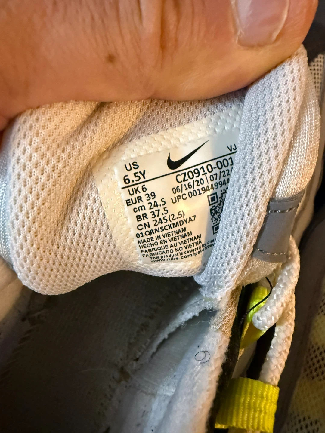 Nike Air Max 95 GS Gray and Neon Yellow - photo 5