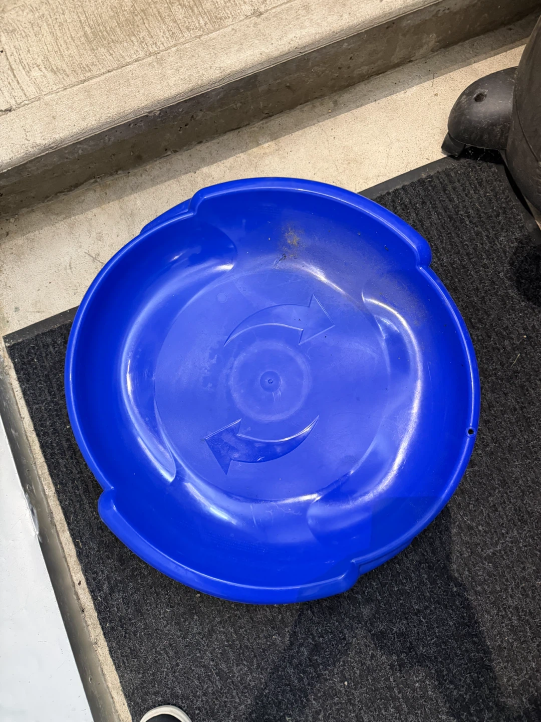 Set of 3 Plastic Snow Sleds