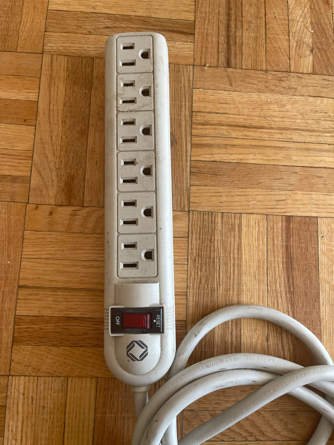 6-Outlet Power Bar - photo 2