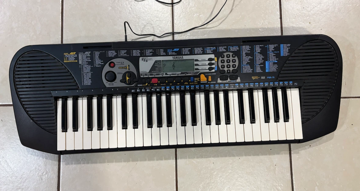 Yamaha Portatone PSR-79 Keyboard
