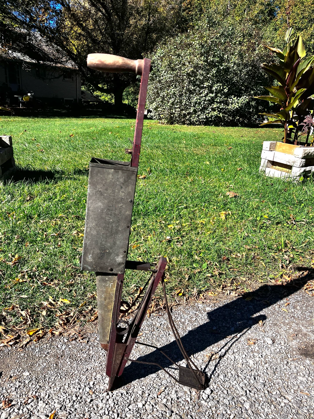 Vintage Eureka Planter Co. Hand Planter