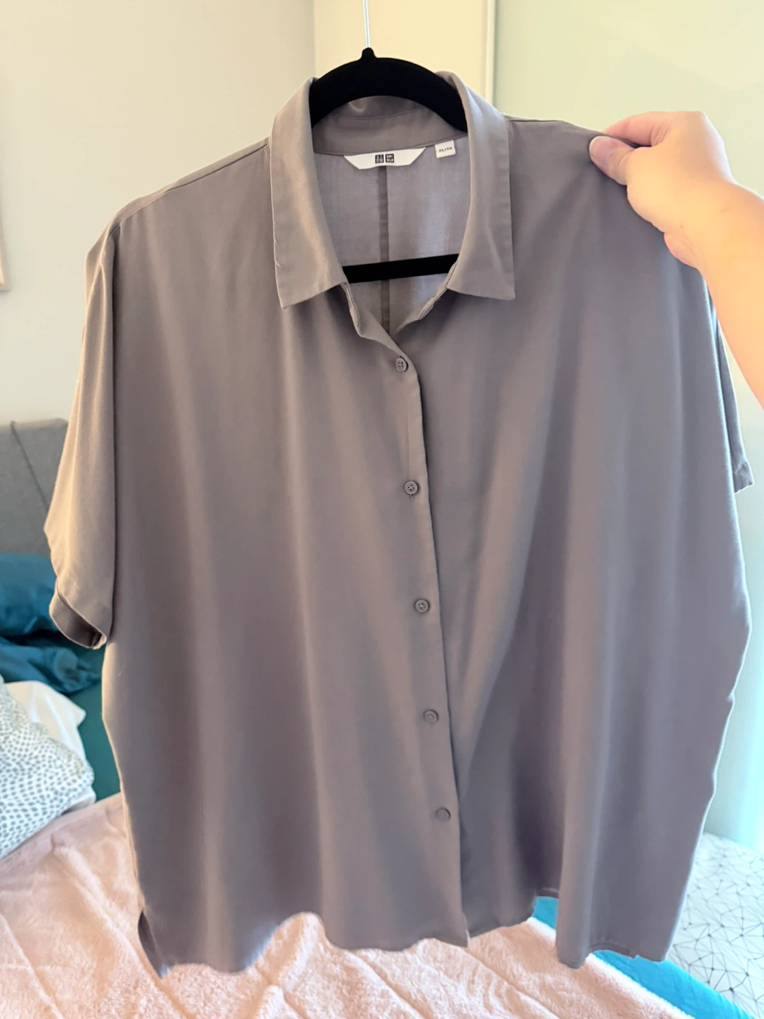 Uniqlo Short Sleeve Button-Down blouse