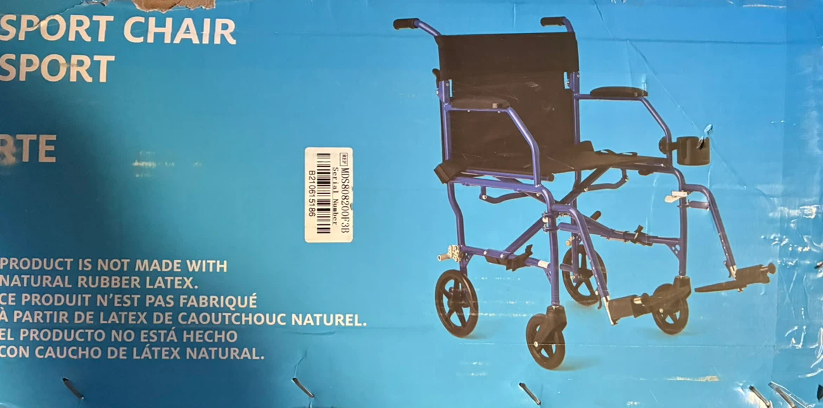 Transport Wheelchair new folding 19 inch Medline East York - photo 4