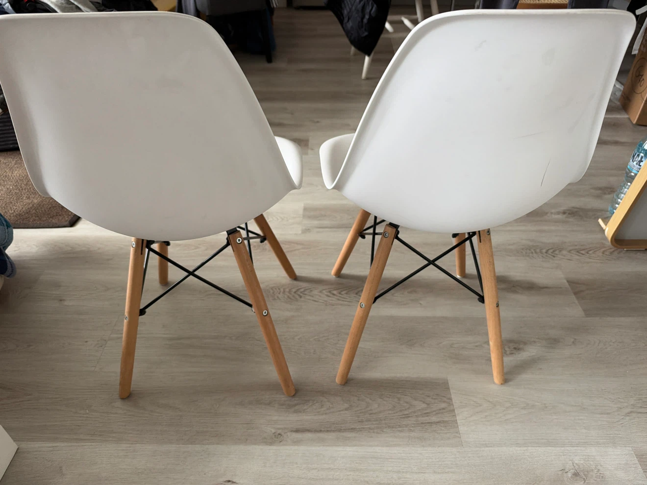 Set of 2 White Mid-Century Style Chairs - photo 2