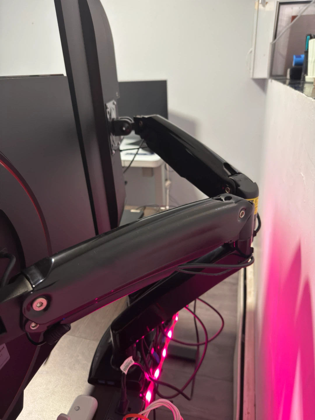Dual monitor mount stand