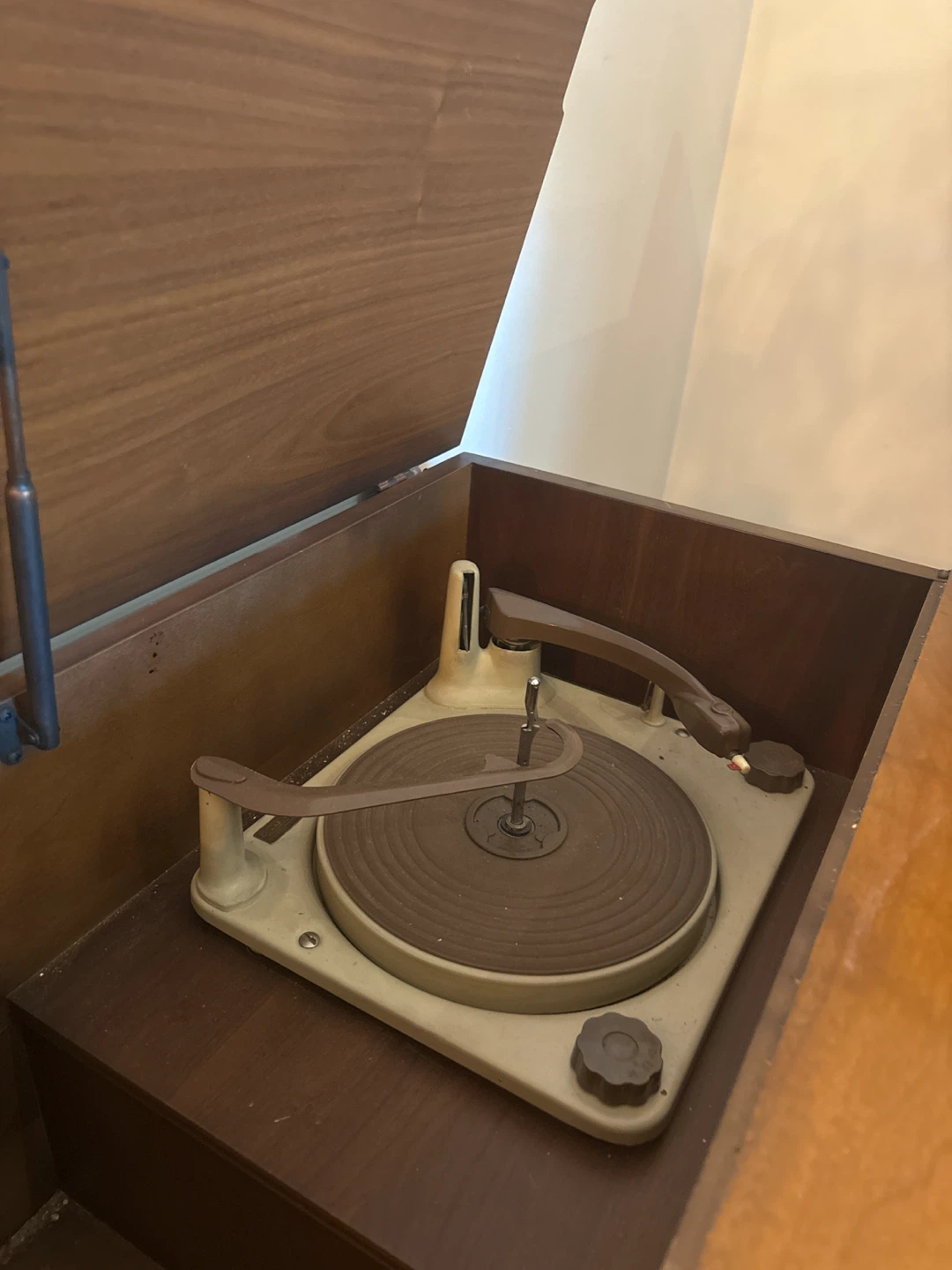 Vintage Viking Stereophonic Record Player Console - photo 2