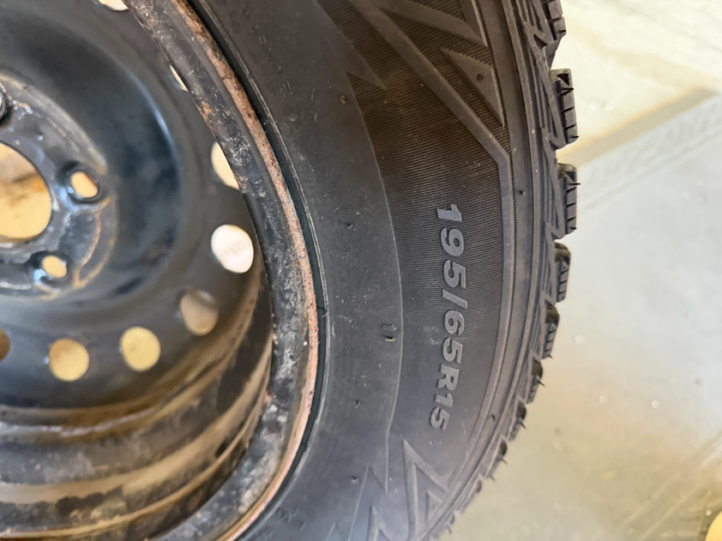 Nexen Winguard WinSpike Tire 195/65R15 - photo 2