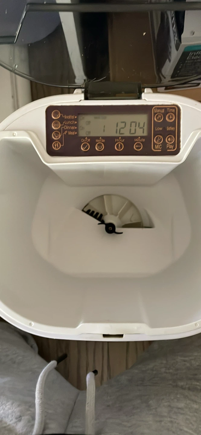 WOPET Automatic Pet Feeder - photo 2