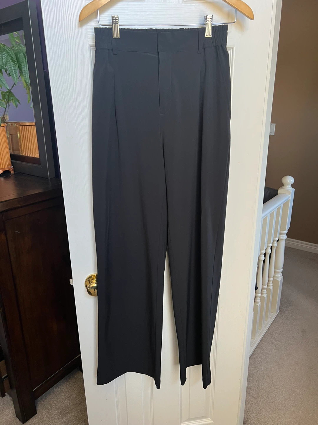 Alo Black wide leg pants size small