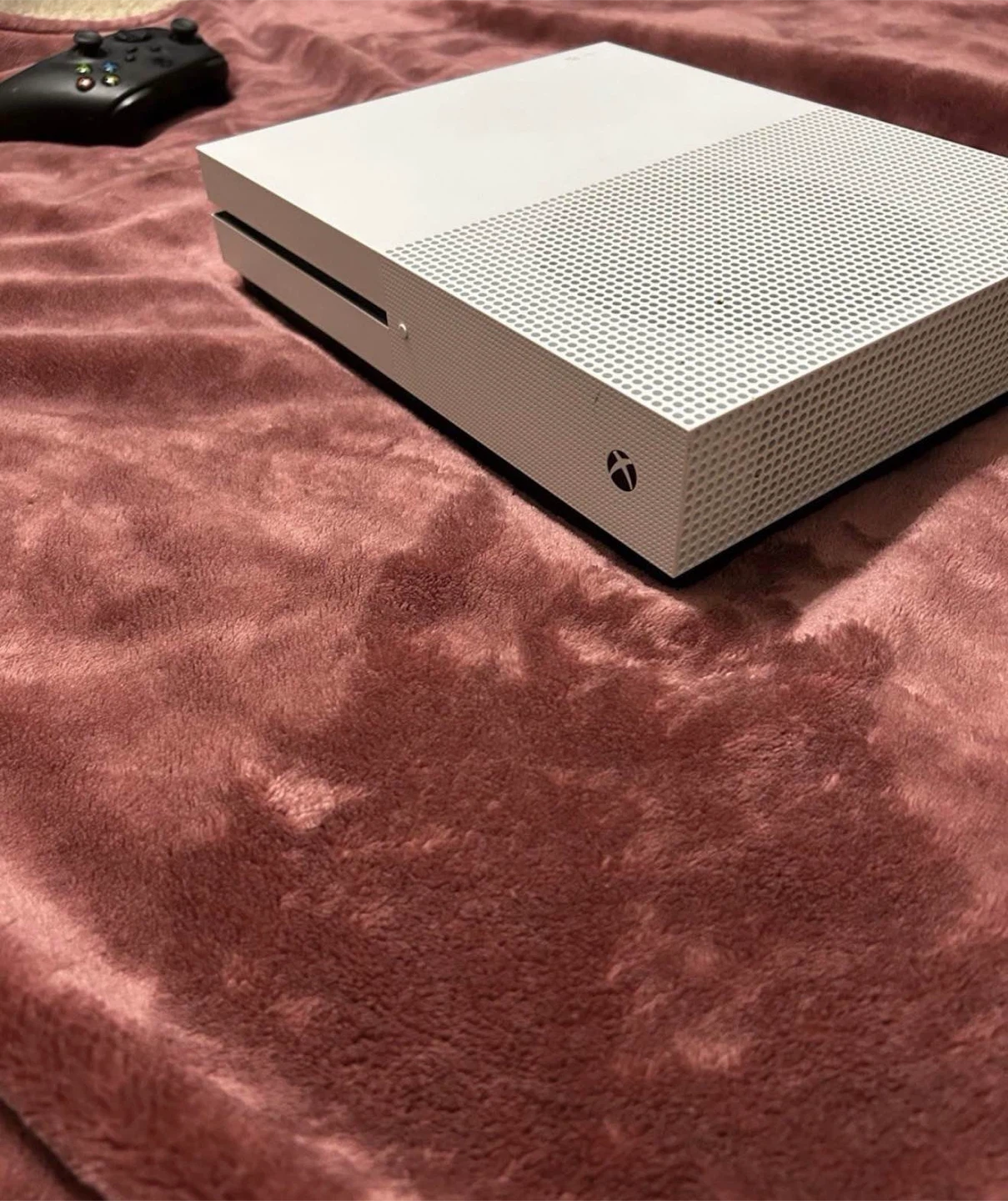 Xbox one- White 1TB - photo 2