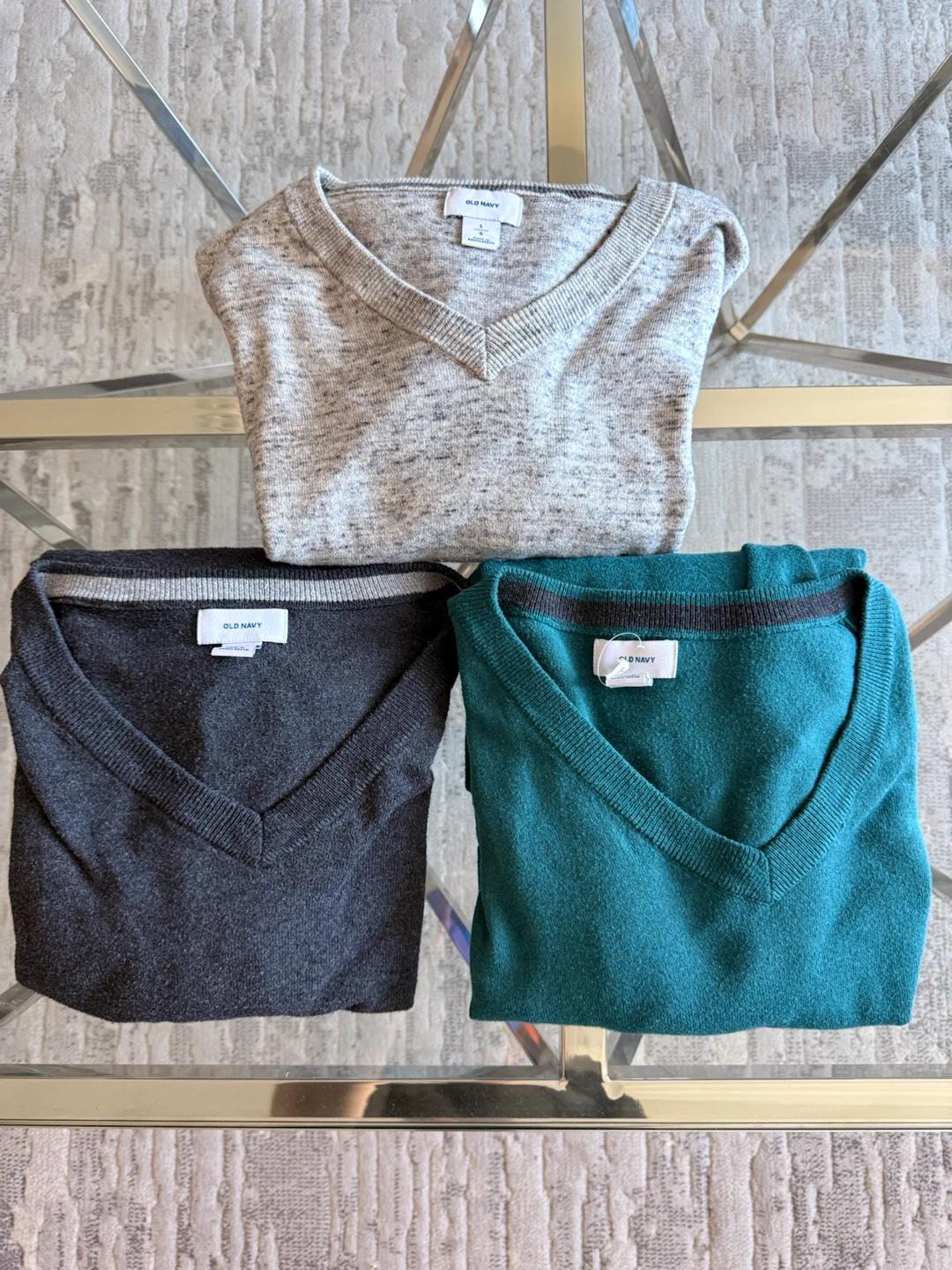 Lot of 3 Old Navy Men's V-Neck Sweaters - Size L (Dry Cleaned) - photo 2