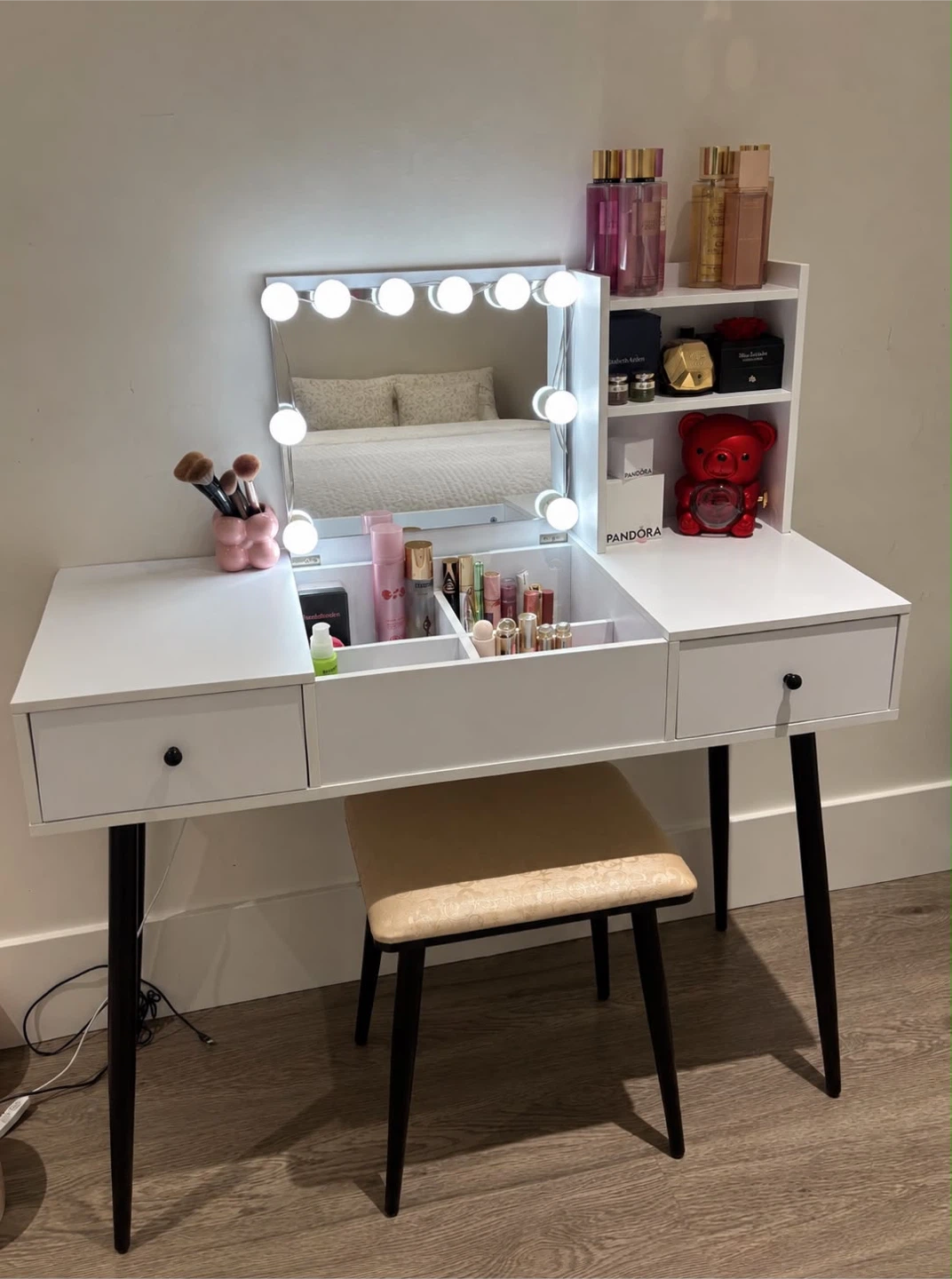 White Vanity Table with Lighted Mirror