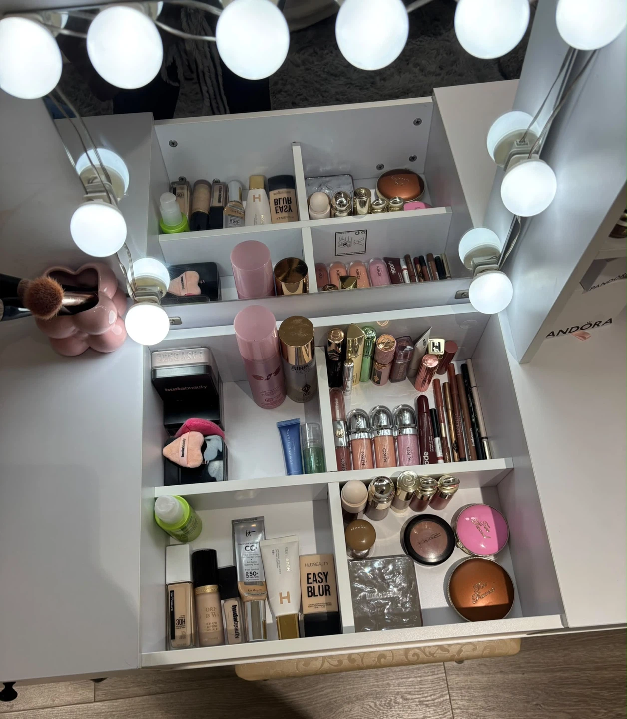 White Vanity Table with Lighted Mirror - photo 5