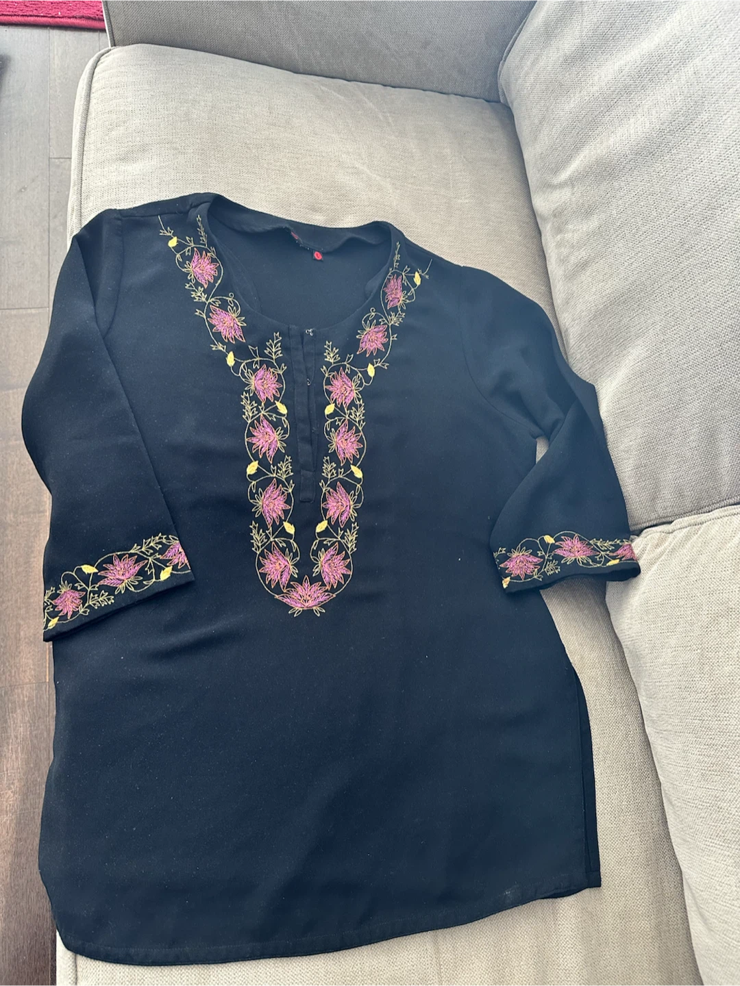 Black Embroidered Kurti Size Large - photo 3