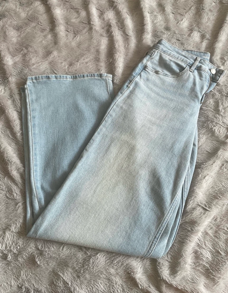 Old Navy light wash jeans - photo 4