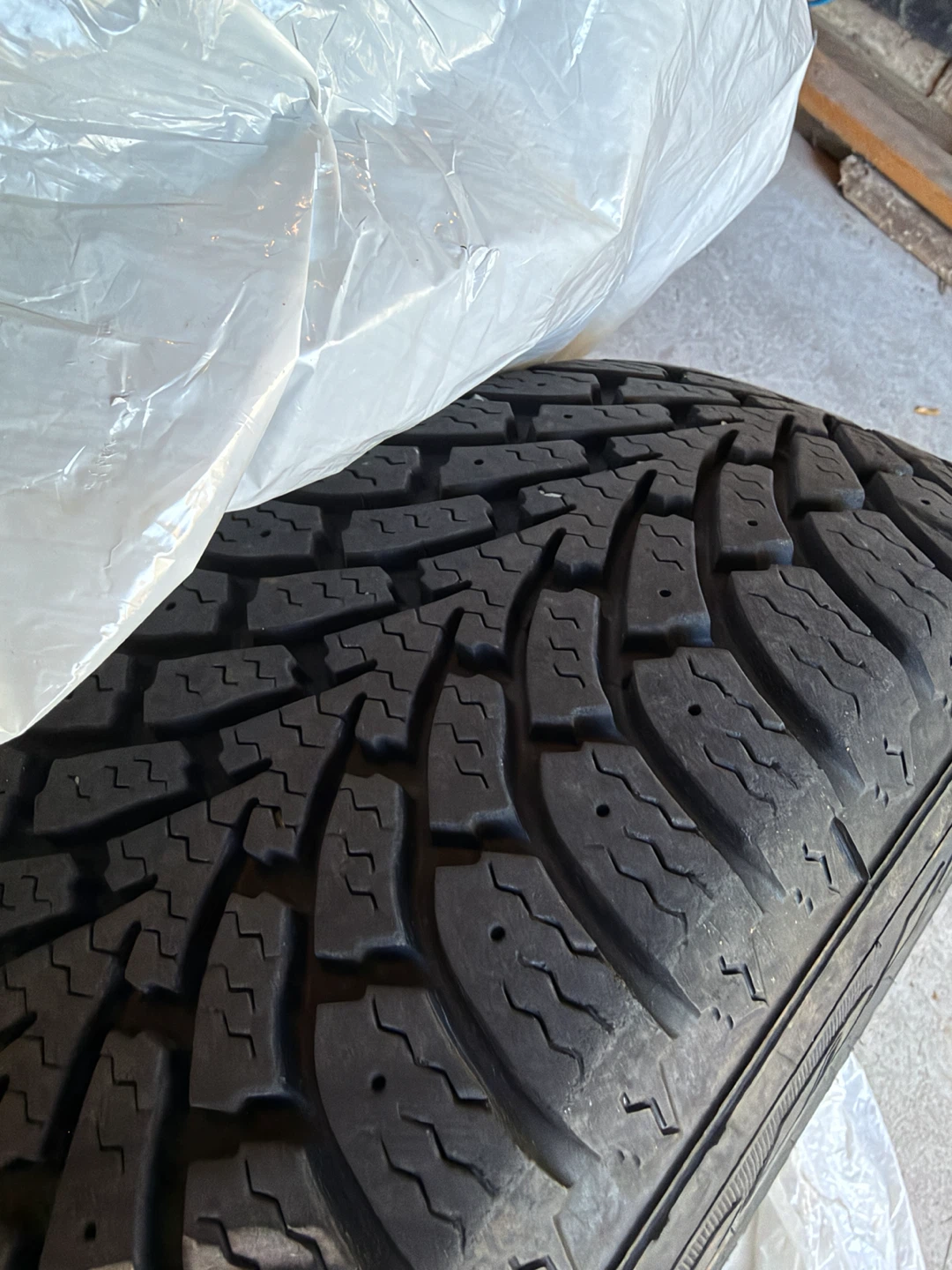 Goodyear Nordic Winter Tires 185/65R15 - photo 4