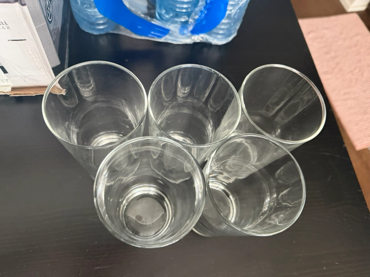 Set of 5 clear drinking glasses