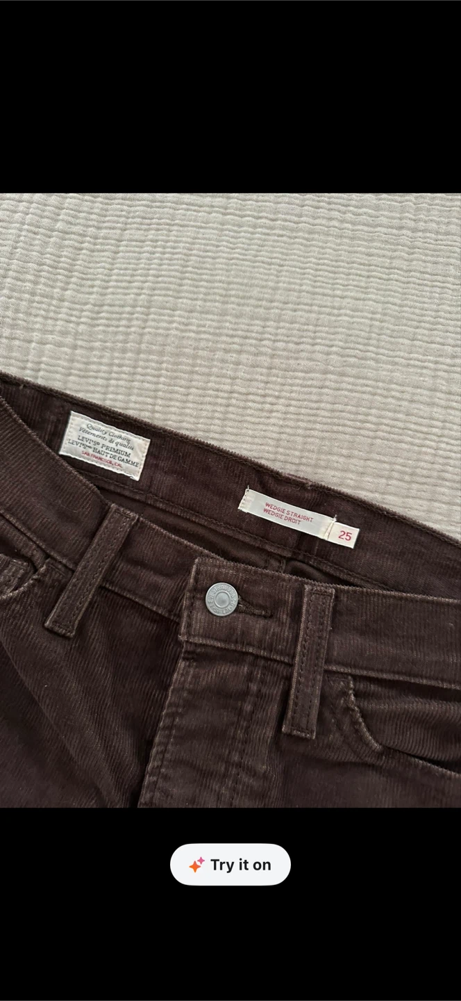 Levi’s brown corduroy wedgie straight pants size 25 - photo 3