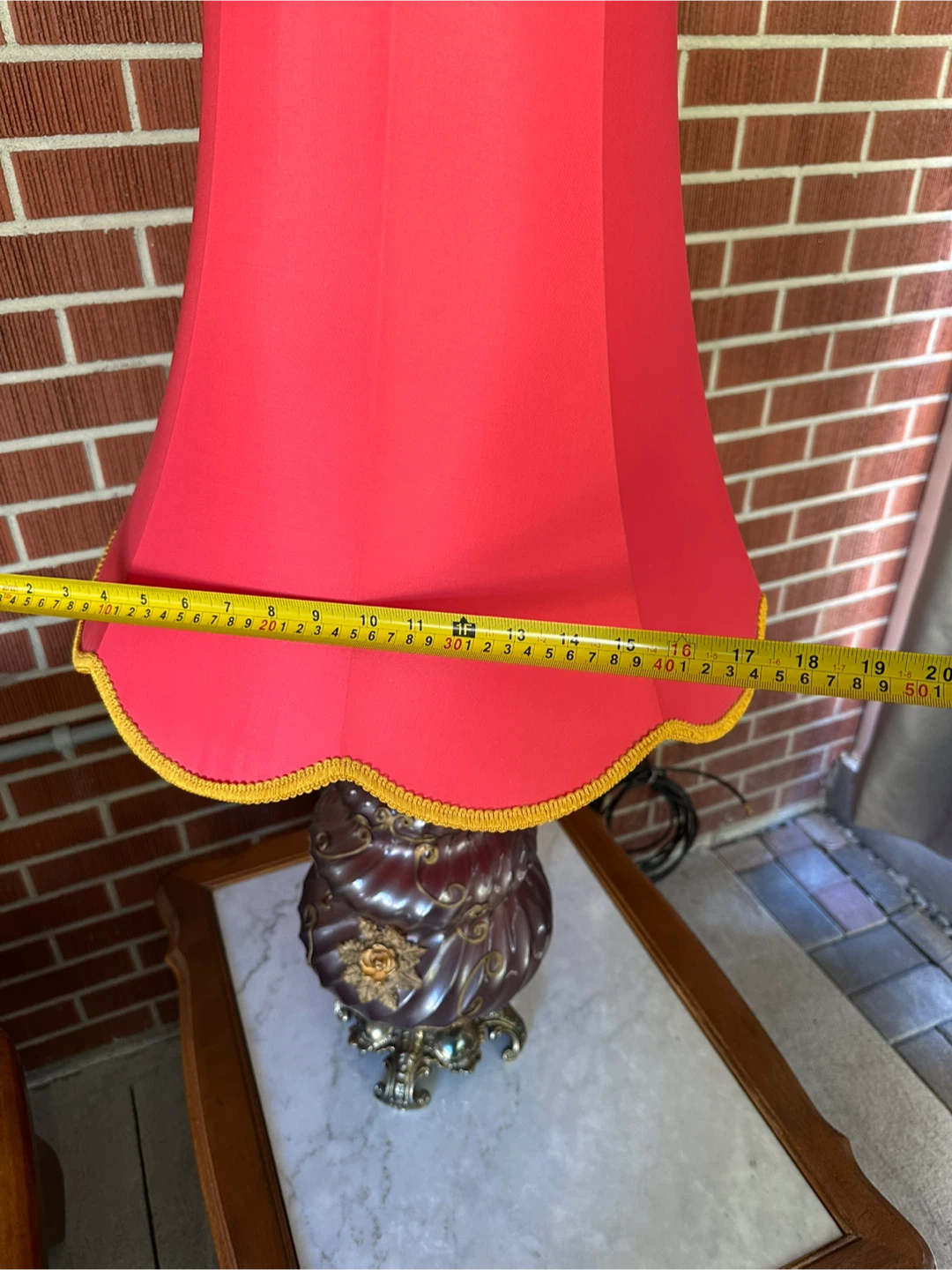 Vintage Style Table Lamp with Rose Accent