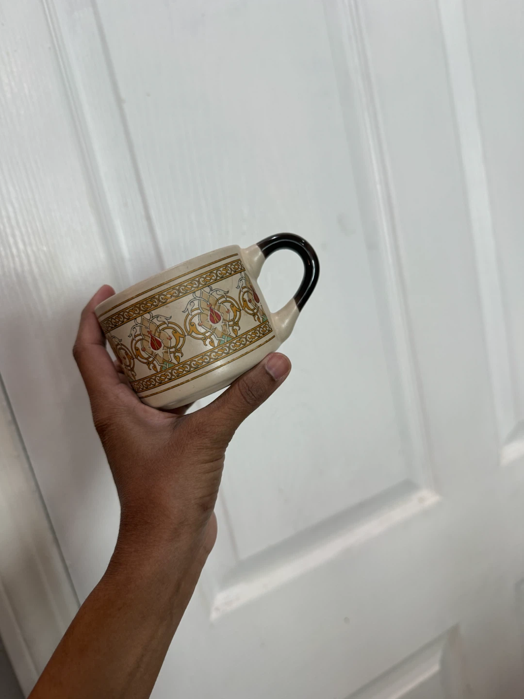 Set of 6 Vintage Style Ceramic Mugs